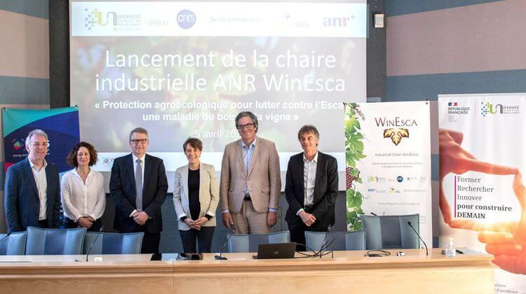 Les partenaires de la chaire industrielle de recherche WinEsca réuni lors de son inauguration, le 5 avril 2023 à l'Université de Pau et des Pays de l'Adour.